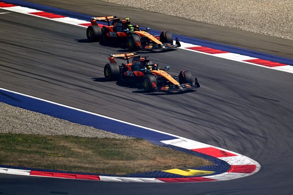 Lando Norris, McLaren, Oscar Piastri, McLaren