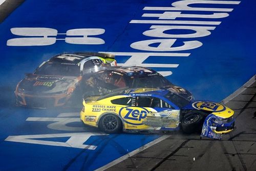 Ricky Stenhouse Jr. bemoans early Daytona exit after Stage 1 chaos: "Really aggressive racing there"