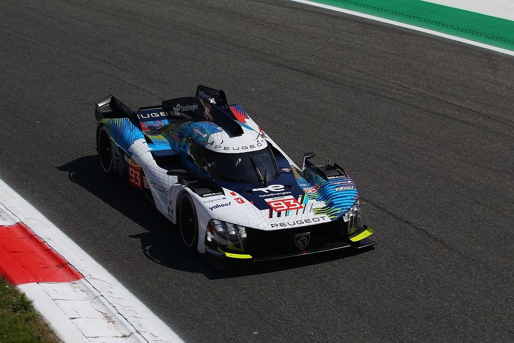 #93 Peugeot Totalenergies Peugeot 9X8: Paul Di Resta, Mikkel Jensen, Jean-Eric Vergne