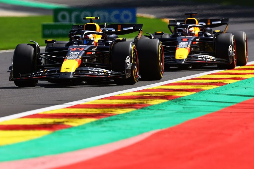 Sergio P&eacute;rez y Max Verstappen, Red Bull Racing RB20