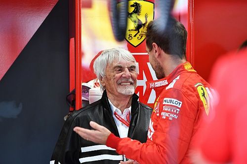 Ecclestone: Ferrari debería optar por Verstappen sobre Hamilton