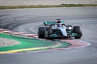 F1: Hamilton acredita que Ferrari pode estar "meses &agrave; frente" em desenvolvimento do carro de 2022