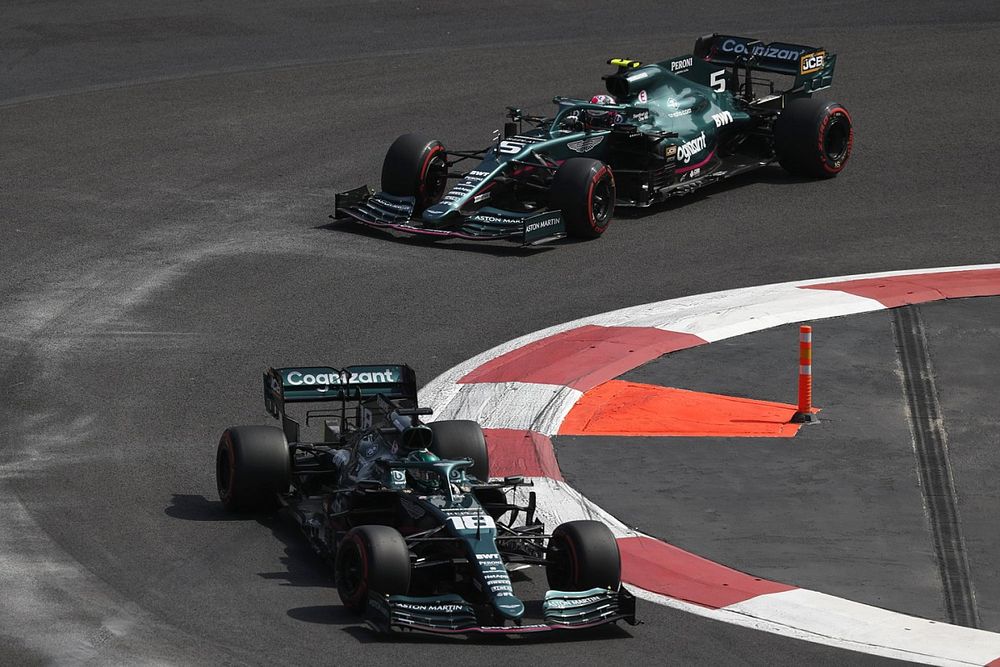 Lance Stroll, Aston Martin AMR21, Sebastian Vettel, Aston Martin AMR21