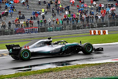 Hamilton: Ferrari'ye yakınız