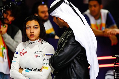 Gallery: Female drivers test FE cars in Saudi Arabia