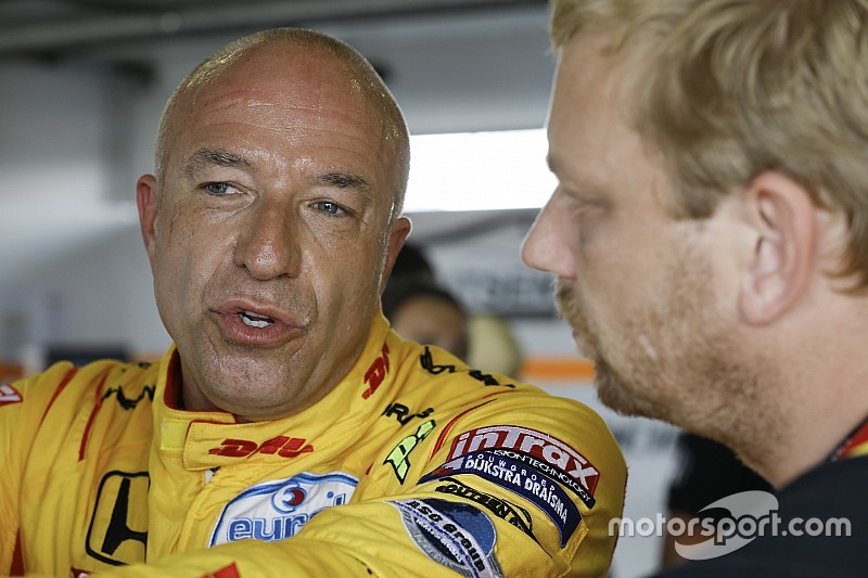 Coronel: “Vroeger had je een motor, zoveel pk en succes ermee”