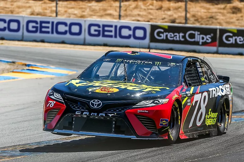Martin Truex Jr., Furniture Row Racing, Toyota Camry 5-hour ENERGY/Bass Pro Shops