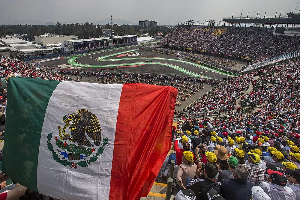 Valtteri Bottas, Mercedes-Benz F1 W08  and fans in the grandstand with a Mexican flag