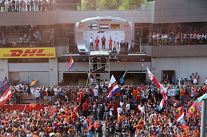 Verstappen ha mandato in visibilio 20 mila olandesi con la vittoria della maturità