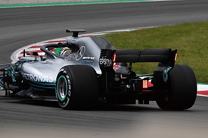 Problémák a Mercedes új motorjával: csúszik a csomag