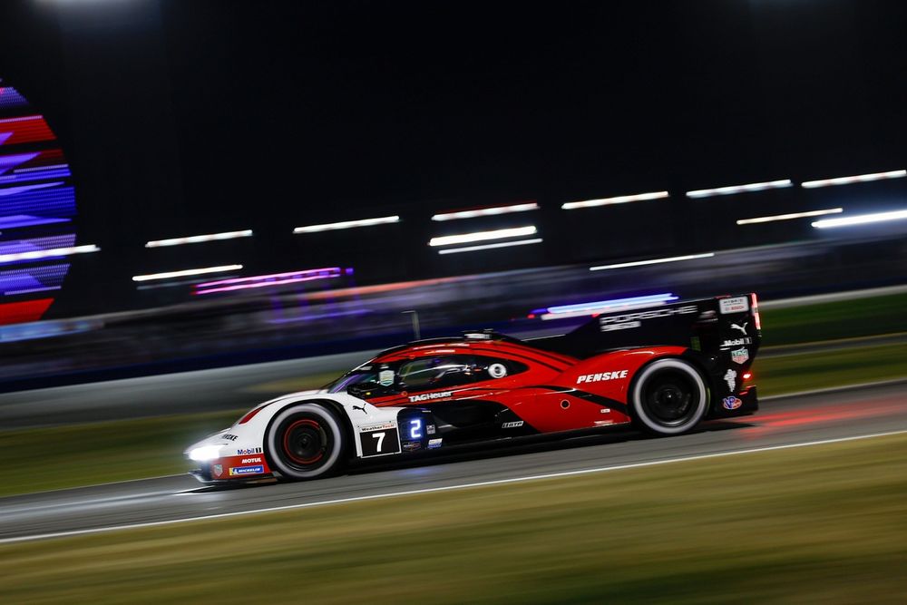  #7: Porsche Penske Motorsport, Porsche 963, GTP: Felipe Nasr, Julien Andlauer, Laurin Heinrich during night practice for the Rolex 24 at Daytona