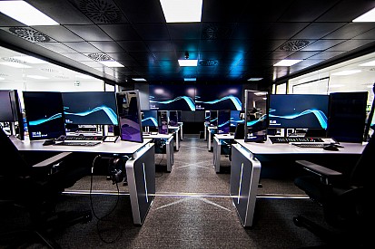 Ferngelenkt wie Apollo 11: Mercedes zeigt Mission-Control in Brackley