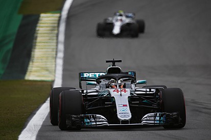 Por qué Hamilton no fue investigado por su incidente con Sirotkin