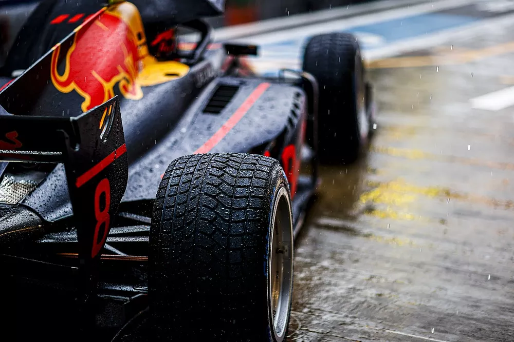 J&uuml;ri Vips, Hitech GP, sous la pluie