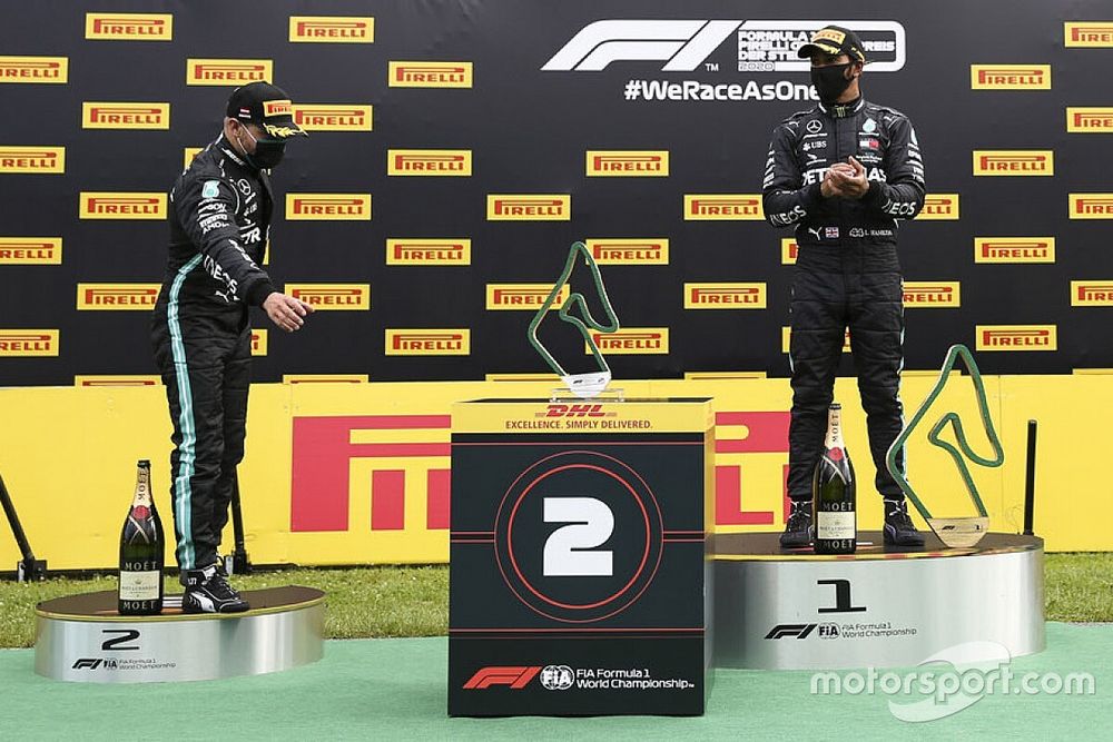 Podio: ganador de la carrera Lewis Hamilton, Mercedes-AMG Petronas F1, segundo lugar Valtteri Bottas, Mercedes-AMG Petronas F1 y el tercer lugar Max Verstappen, Red Bull Racing