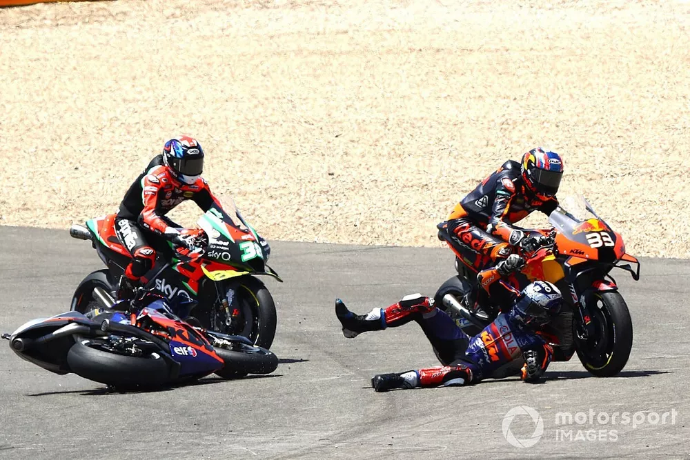Miguel Oliveira, Red Bull KTM Tech 3 crash