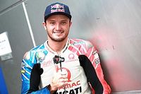 Miller viajó desde Australia y ya está rodando en Montmeló