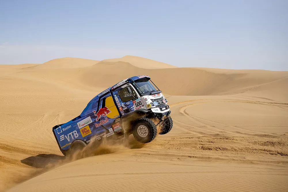 #500 Kamaz - Master: Dmitry Sotnikov, Ruslan Akhmadeev, Ilgiz Akhmetzianov