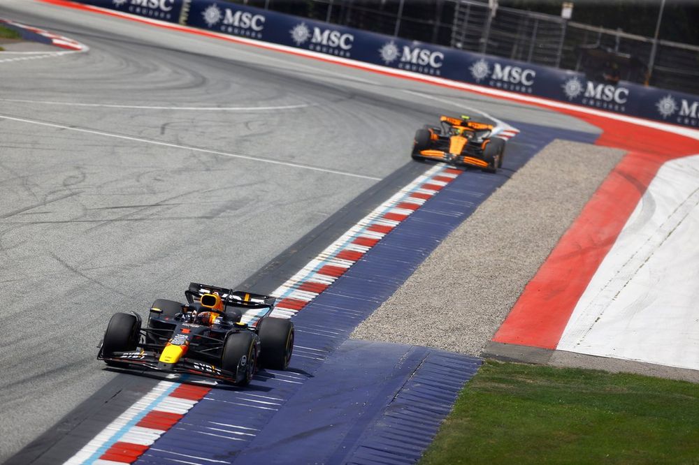 Max Verstappen, Red Bull Racing RB20, Lando Norris, McLaren MCL38