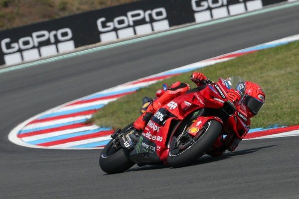 MotoGP: Largando em quarto, Marc Márquez supera o irmão e vence sprint na Áustria 