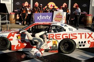 NASCAR: Após cair do carro durante comemoração, Zilisch passa por cirurgia na clavícula