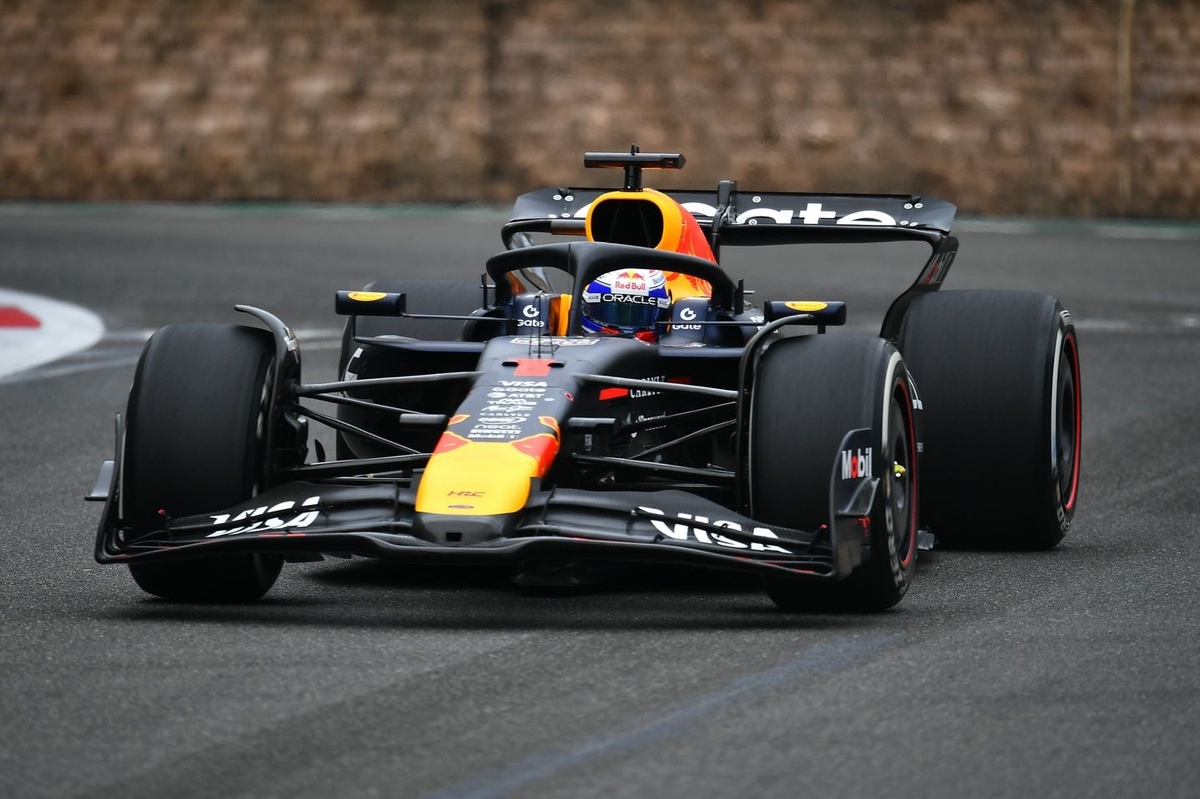 F1 Azerbaijan GP: Max Verstappen reigns supreme as Oscar Piastri crashes out