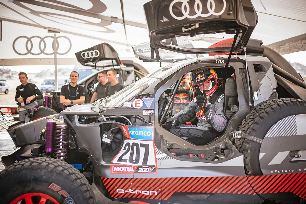 #207 Team Audi Sport Audi: Carlos Sainz Sr, Lucas Cruz