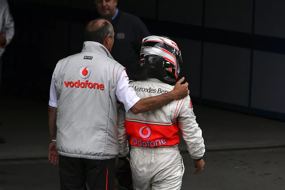 Ron Dennis, Team Principal, McLaren Mercedes, f&eacute;licite Fernando Alonso, McLaren MP4-22 Mercedes