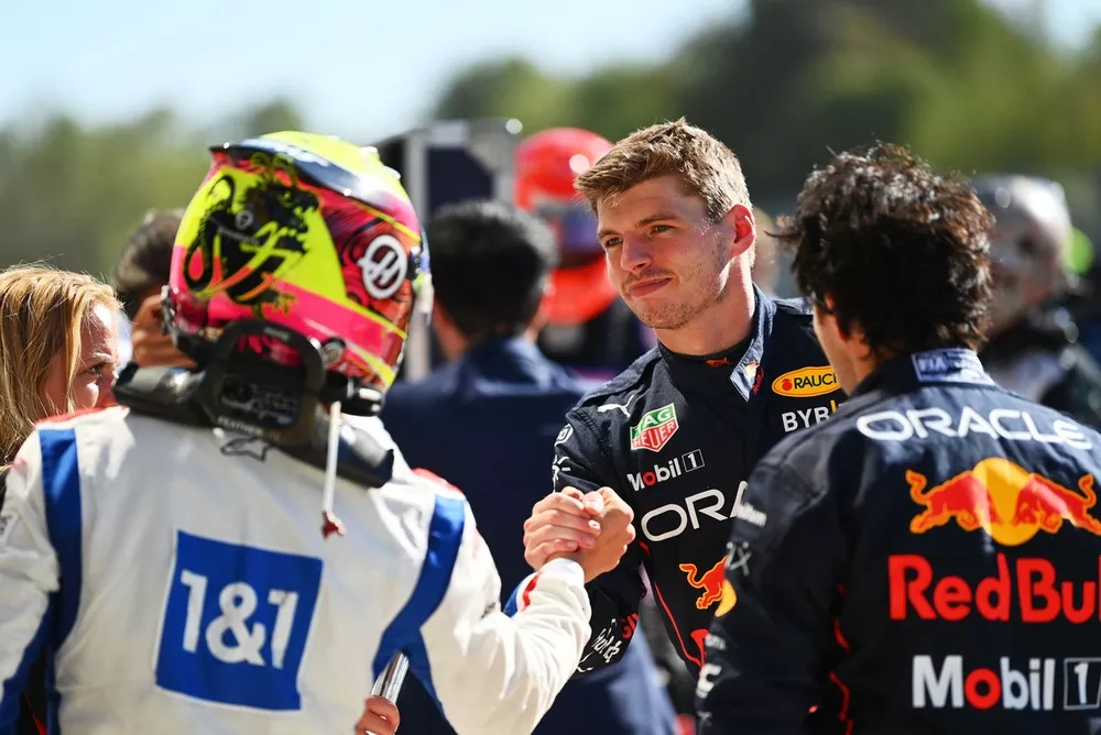 Kevin Magnussen, Haas F1 Team, Max Verstappen, Red Bull Racing
