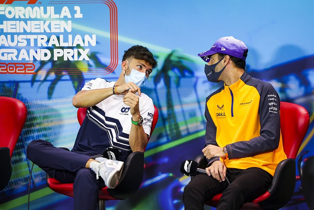 Pierre Gasly, Scuderia AlphaTauri, and Daniel Ricciardo, McLaren 