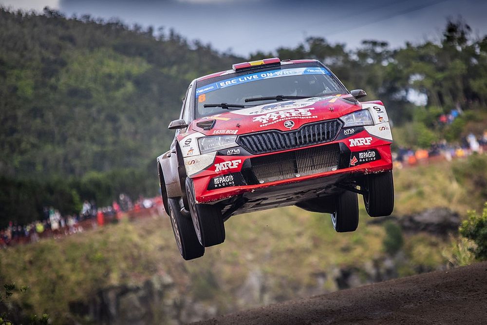 Efren Llarena, Sara Fernandez