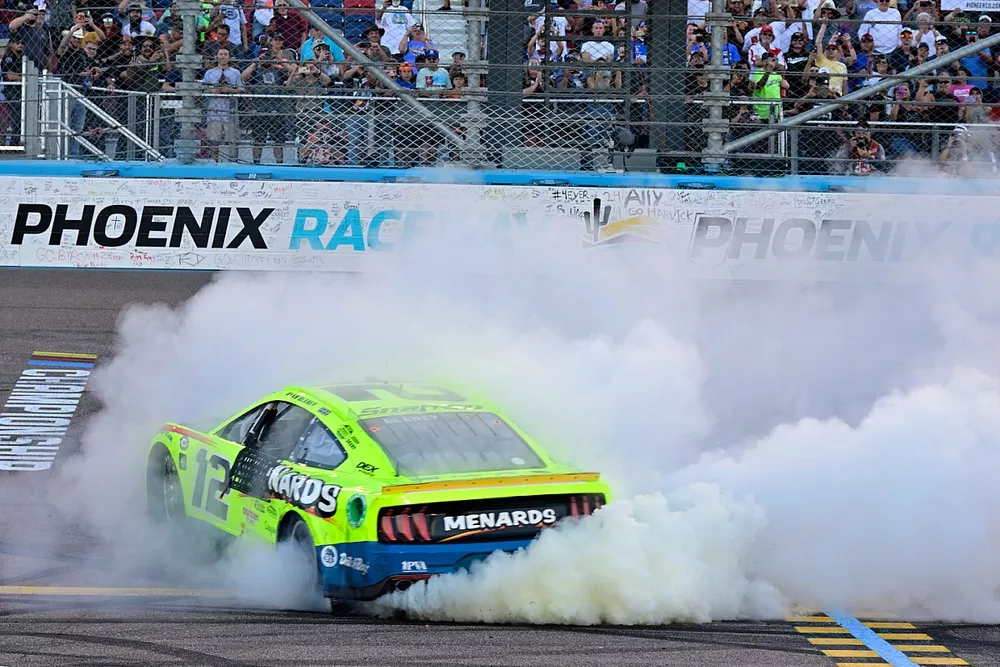 Ryan Blaney, Team Penske, Menards/Dutch Boy Ford Mustang