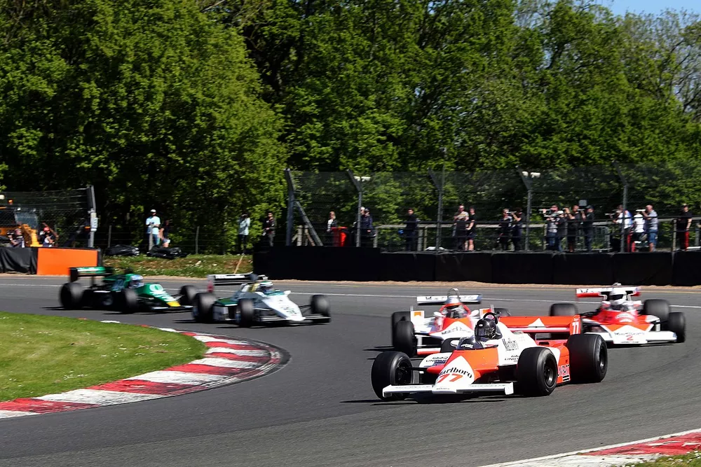 Hartley leads