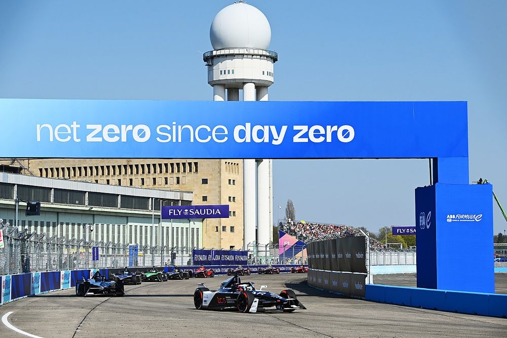 Mitch Evans, Jaguar Racing , Jaguar I-TYPE 6, Sam Bird, Jaguar Racing, Jaguar I-TYPE 6