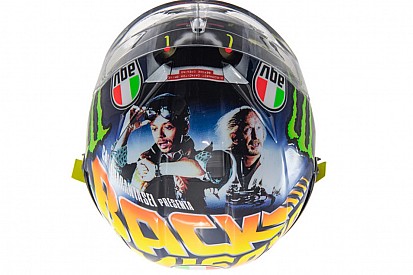 GALERÍA: "Back to the Future" en el casco de Rossi