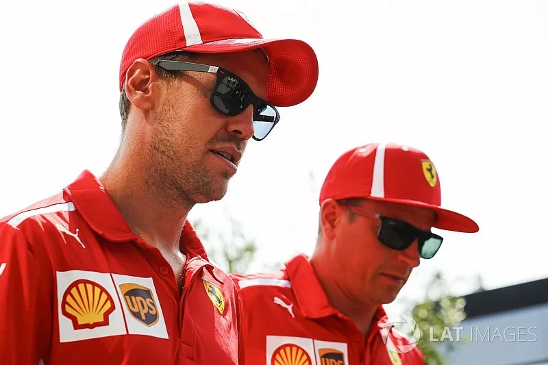 Kimi Raikkonen, Ferrari, y Sebastian Vettel, Ferrari
