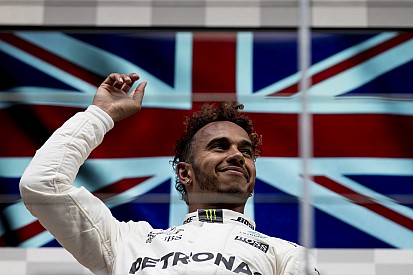 Mercedes: Wolff non ha fretta di discutere il rinnovo di Hamilton