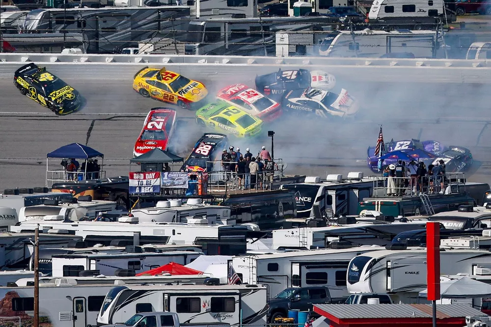 Gran choque en Talladega