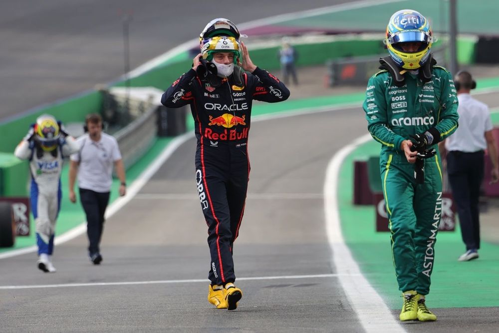 Max Verstappen, Red Bull Racing, Fernando Alonso, Aston Martin Racing