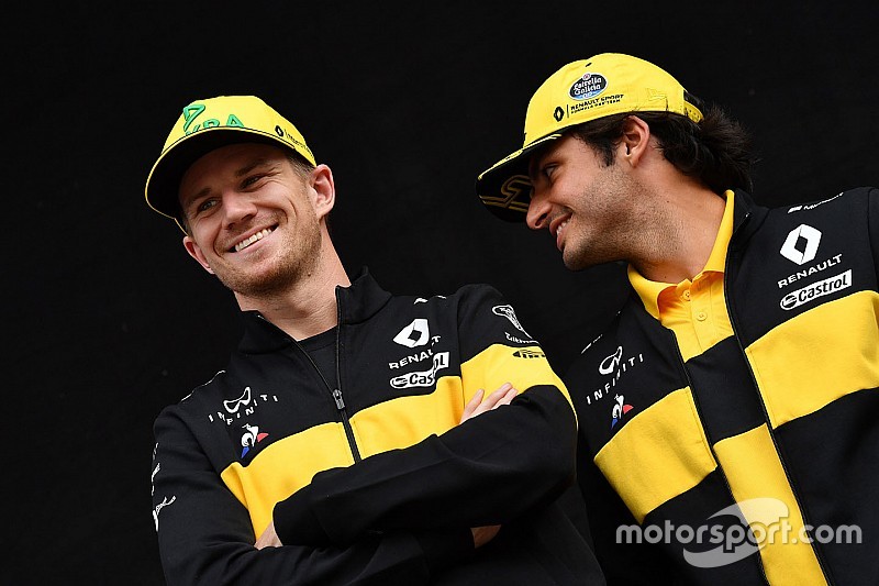 Хюлькенберг подякував Сайнсу за спільний сезон у Renault: “Хай щастить у McLaren, чуваче”