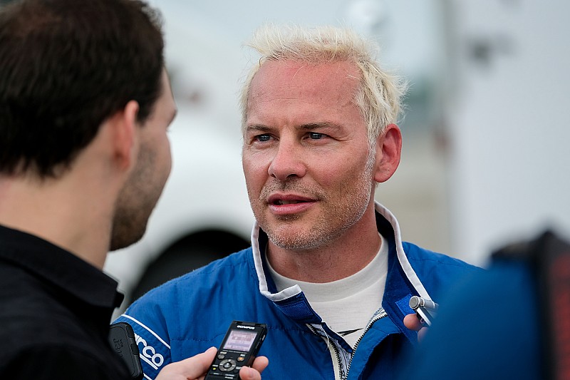 Villeneuve: Vettel já pode ensinar como perder um campeonato