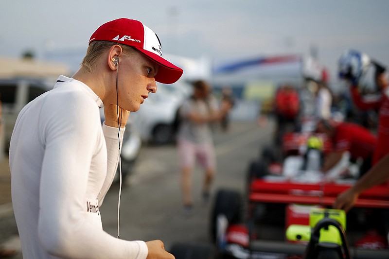 Schumacher, Ferrari'nin kendisine olan ilgisinden memnun