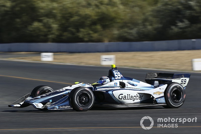 Chilton gets second IndyCar season with Carlin