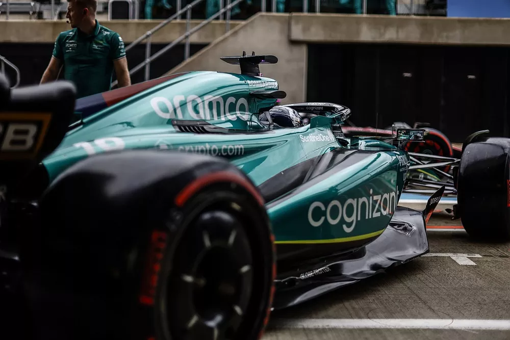 Lance Stroll, Aston Martin AMR23, leaves the garage