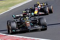Hamilton: Soy como un disco rayado dici&eacute;ndole a Mercedes por donde ir