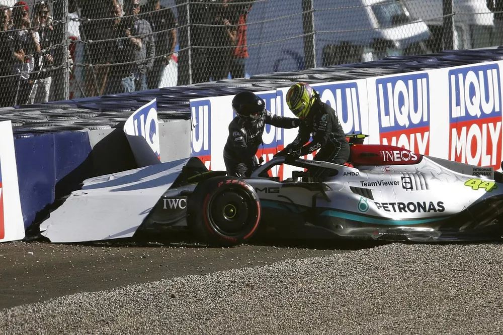 Incidente di Lewis Hamilton, Mercedes W13