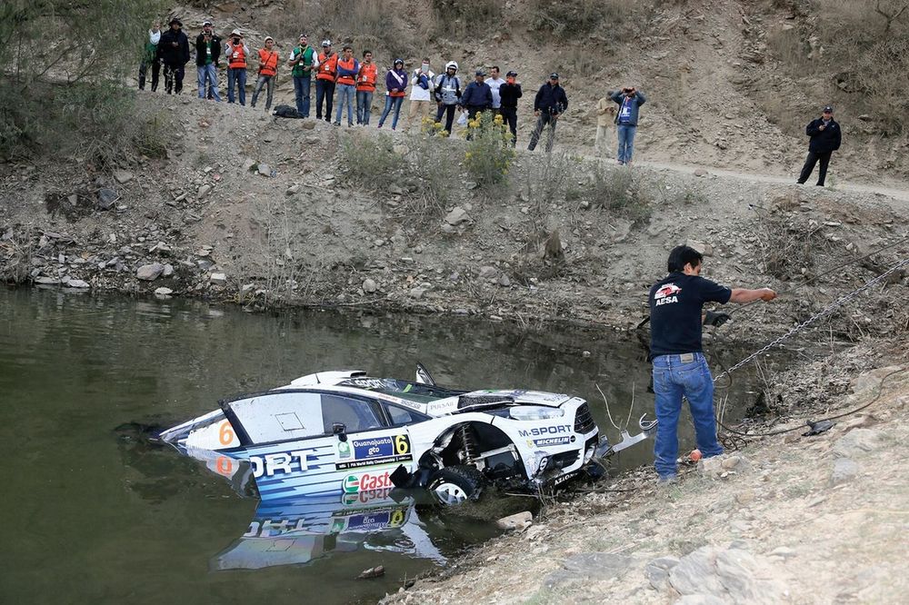 Ott Tanak, M-Sport cae al lago en el Rally de México