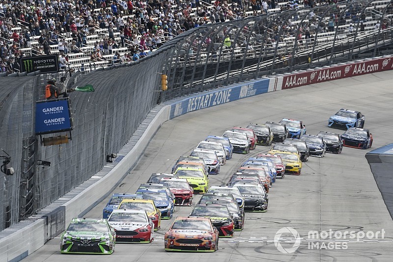 NASCAR drivers pushed for 2019 driver-aid ban
