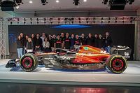 2023年用F1マシンはいらんかね？　アルファロメオ、発表会で使用した新車『C43』のローンチカーをオークションに出品