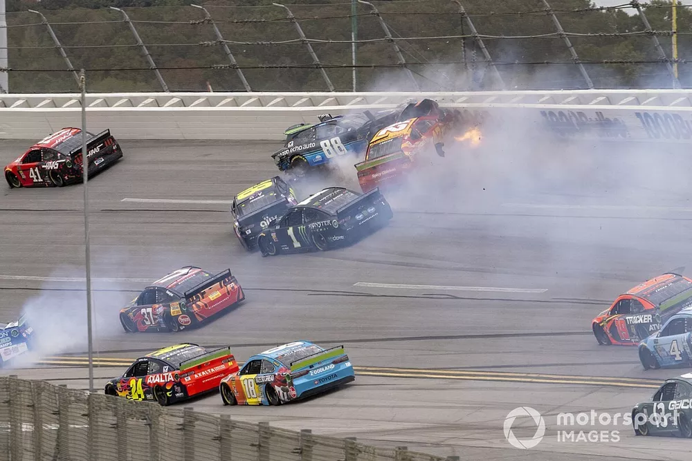  Jimmie Johnson, Hendrick Motorsports, Chevrolet Camaro Ally,  Alex Bowman, Hendrick Motorsports, Chevrolet Camaro Nationwide / Amazon Echo Auto,  Kyle Larson, Chip Ganassi Racing, Chevrolet Camaro McDonald's,  Chase Elliott, Hendrick Motorsports, Chevrolet Camaro NAPA Night Vision